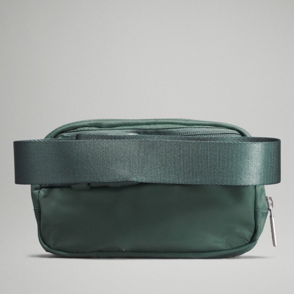 Lululemon Everywhere Belt Bag New With Tag - Picture 6 of 12